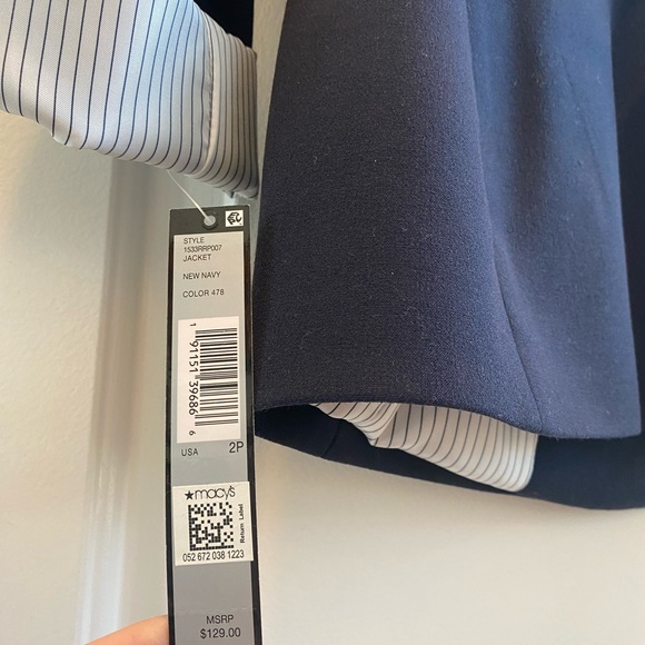 Brand new Tahari Arthur S. Levine blazer (navy, 2P) - Picture 5 of 6